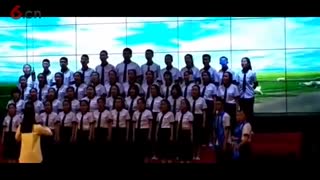 最后排的这位同学，你可能得罪了灯光师……