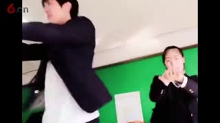这个班太酷了，集体跳EXO歌曲《中毒》！