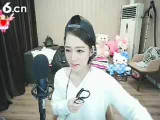 六间房美女主播Ai小小秀唱视频
