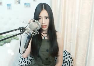 我是一条《寻水的鱼》~我漂浮在这寂寞城里