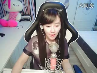 六间房最红主播久美。秀唱直播