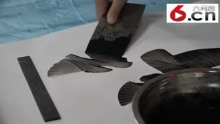 90后厨师菜刀大葱“写”书法