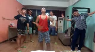 高能预警，青春修炼手册，宾馆版。