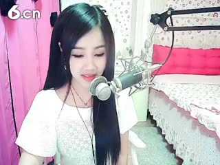 六间房美女主播╰⋛泡沫ღ寒兮⋚╯视频聊天