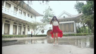 大红裙子高高飘之Girls