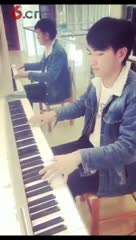 帅哥钢琴惊艳演奏克罗地亚狂想曲