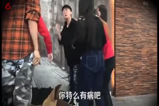 小伙吓唬师兄，反被师兄恶搞，爆笑收场！