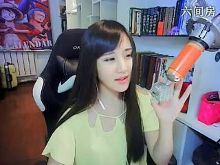 六间房热门美女8秒．．·°♡秀唱high歌
