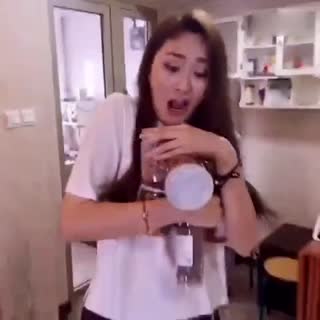 美女 好身手