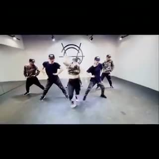 舞者们演绎的Beyonce《Run the world》超力量超够劲