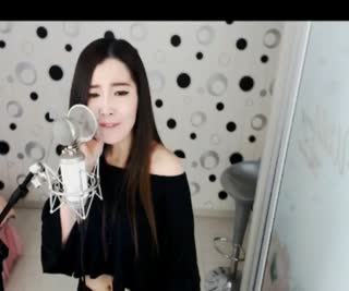 《谁的眼泪在飞》~是不是流星的眼泪
