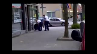 荷兰女警英勇制服醉汉_