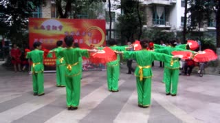 广场舞欢天喜地