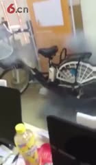 自行车冒烟了