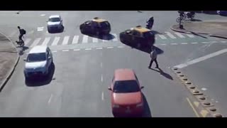 实拍一个十字路口的早高峰，井条有序
