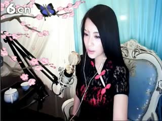 六间房美女主播〆Me↘快乐de音符秀唱视频