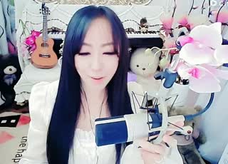 《烟花三月》是折不断的柳~梦里江南是喝不完的酒
