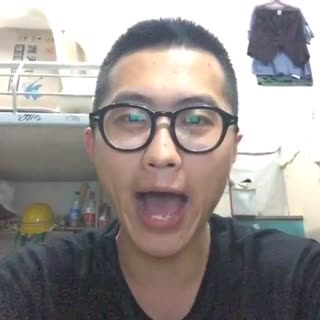 垃圾广告大合集，小伙子一本正经的样子很可耐。
