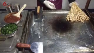 街头铁板鸭肠怎么做的